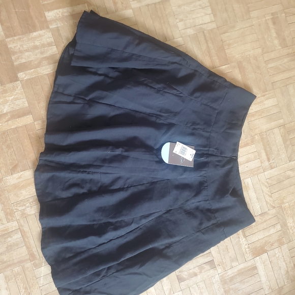 💥3 for $15💥 Jessica flowy above the knee skirt 12P - Picture 4 of 5